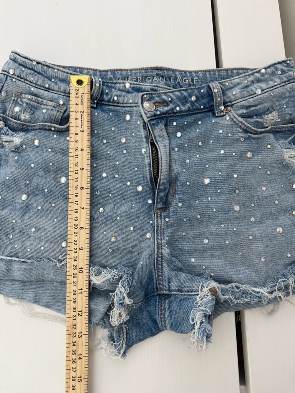 American Eagle Rhinestone Distressed Denim Shorts Size 10 Y2K Festival - Picture 7 of 7